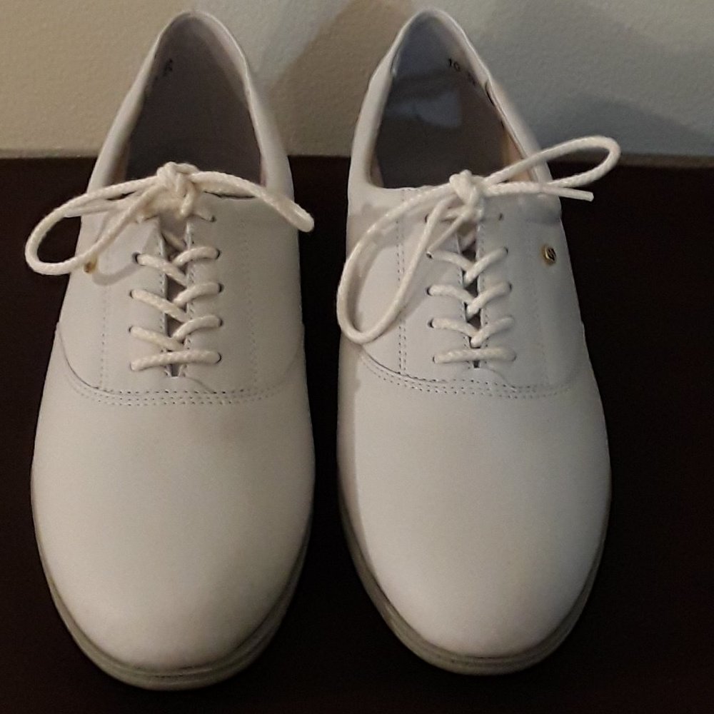 WOMEN'S EASY SPIRIT SHOES 10. 2A/4A